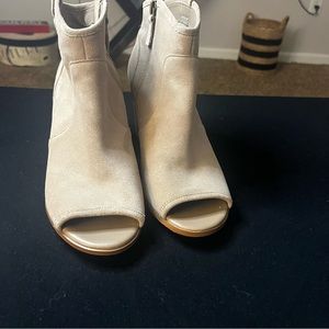 Crown Vintage Frankie Ankle Boot Sz 9.5M Gray Suede Open Toe Block Heel 2.5”